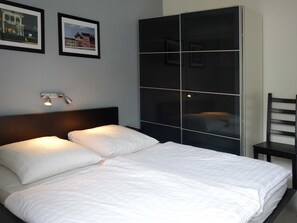 1 bedroom, iron/ironing board, free WiFi