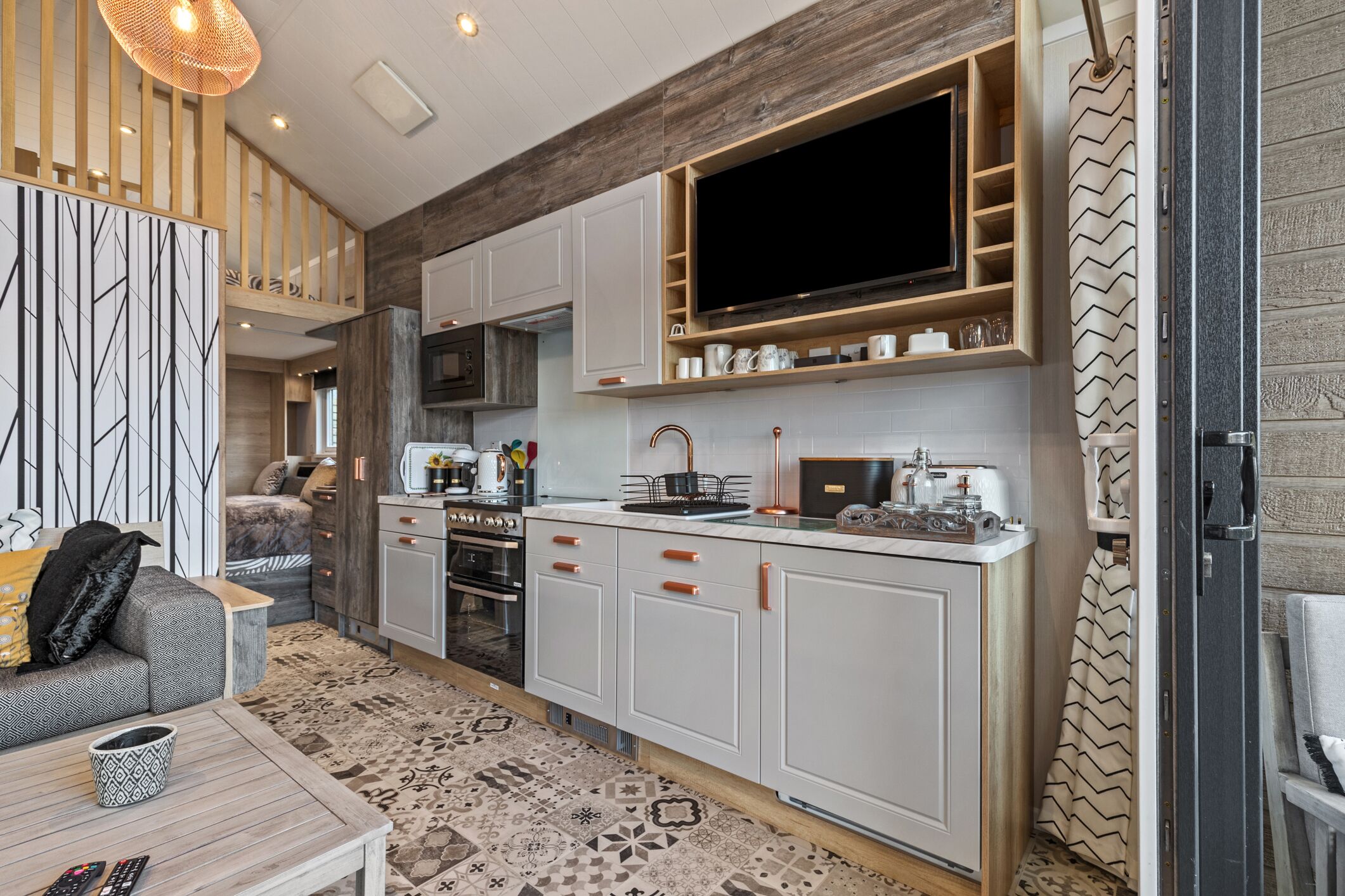 Fridge, microwave, oven, coffee/tea maker