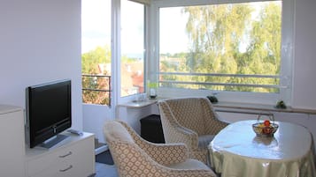 Fernseher, BĂŒcher, Stereoanlage