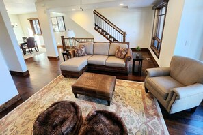 Een smart-tv en een open haard