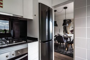 Fridge, microwave, oven, stovetop