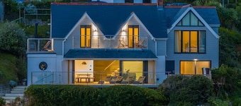 Combesgate House - Five Bedroom House, Sleeps 12
