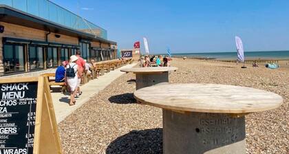 Flint Cottage – 3 mins to beach