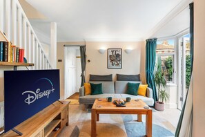 Interior - Flint Cottage – 3 mins to beach (Littlehampton)