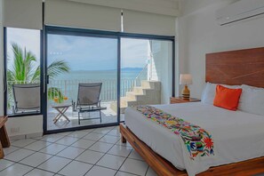 Master Bedroom Queen Bed Cama Queen - Del Mar PV Condo 4: Oceanfront 1BR, Huge Terrace (Aguacate)