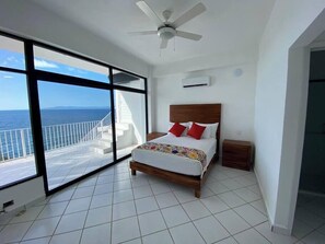 1 dormitorio, tabla de planchar con plancha, cuna de viaje y wifi
