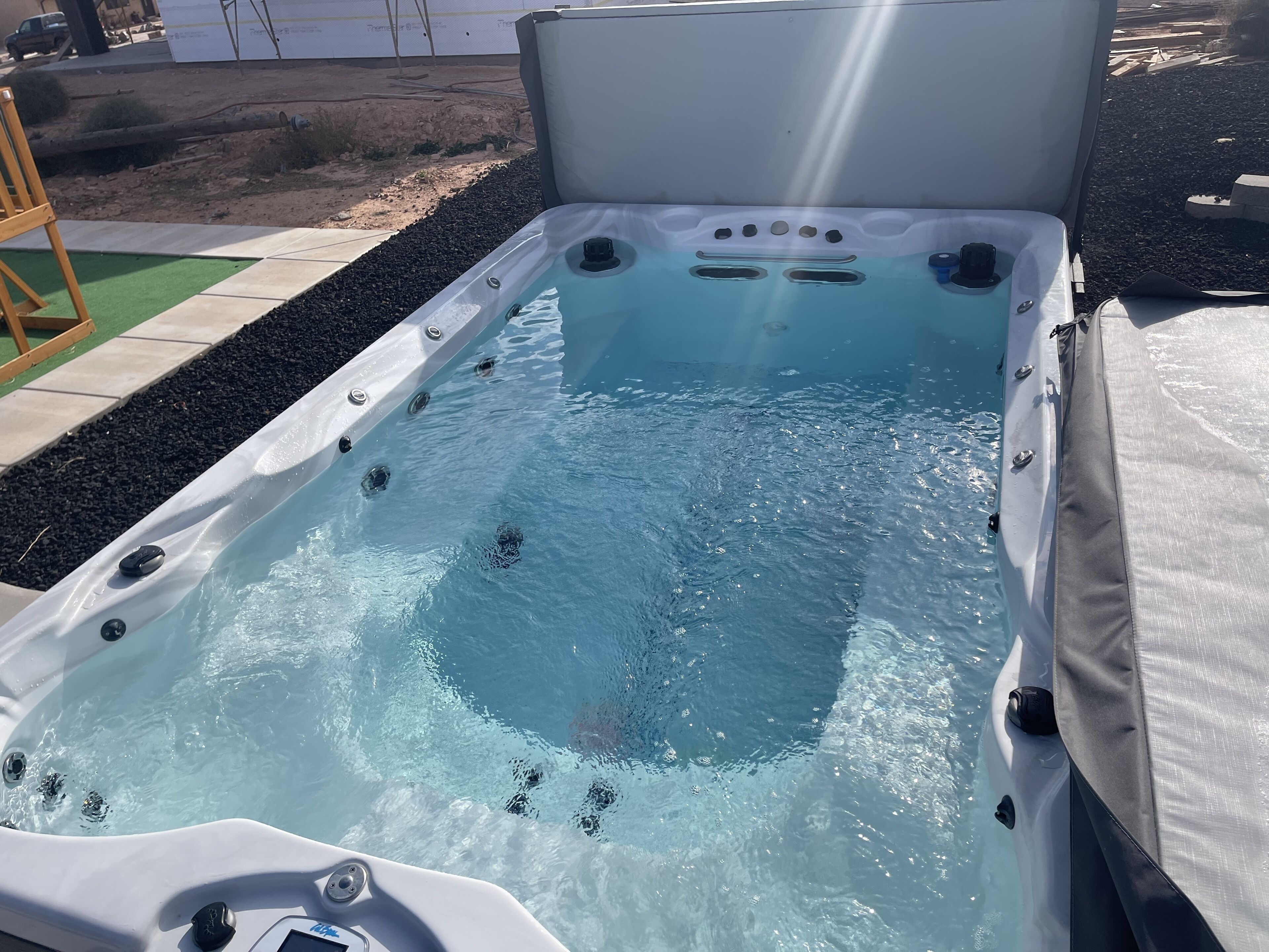 SPACIOUS HOME with POOL SPA. 25 MIN TO ZION NP