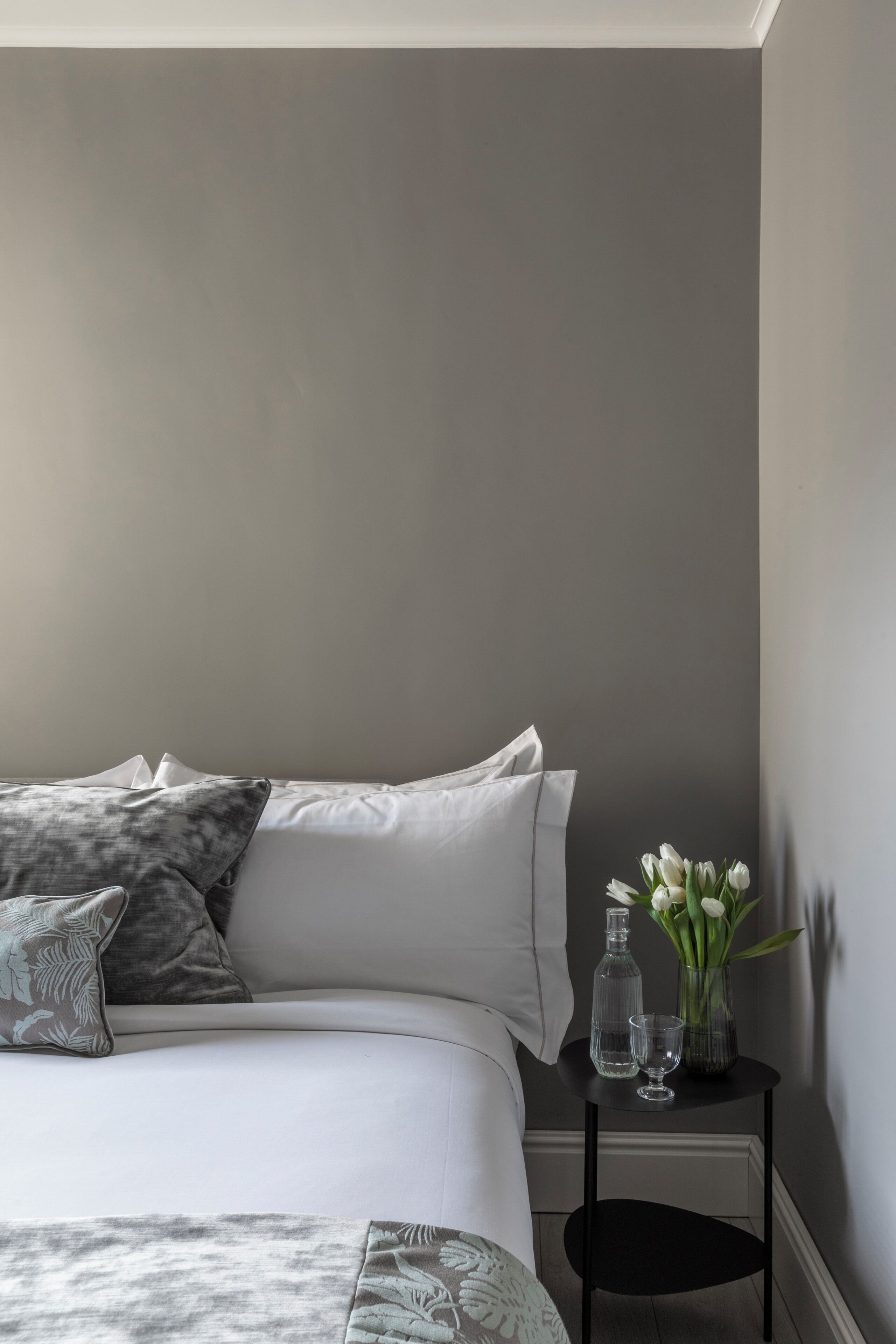 Classic Room | In-room safe, desk, blackout drapes, iron/ironing board