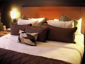 1 bedroom, in-room safe, iron/ironing board, free WiFi