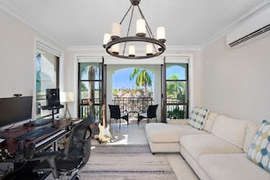 Smart-TV, videospill, bøker og PC-skjermer