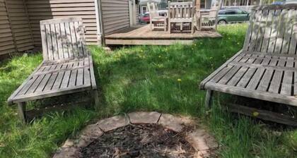 Convenient, cozy, and colorful 2 Bed/1 Bath Home