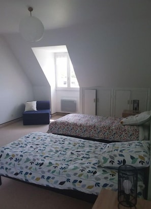 3 bedrooms, travel crib, free WiFi