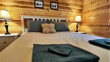 2 chambres, bureau, fer et planche Ă repasser, lit parapluie