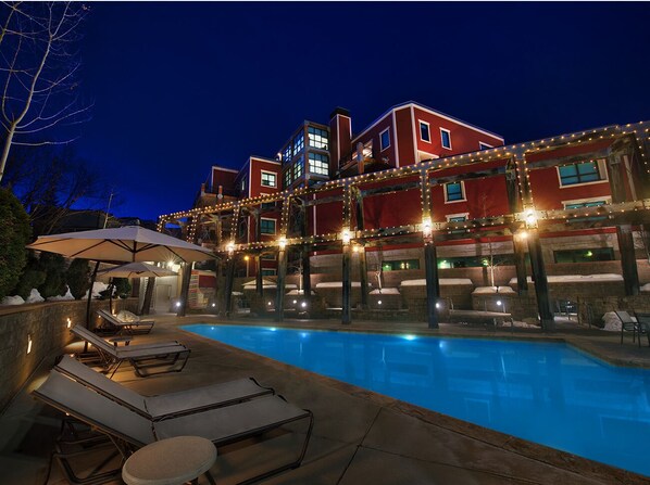 Outdoor pool, a heated pool