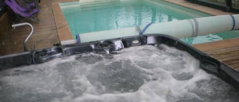 Indendørs pool, opvarmet pool