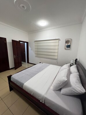 3 Schlafzimmer, Schreibtisch, Bügeleisen/Bügelbrett, kostenloses WLAN