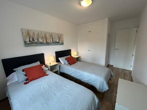 2 chambres, fer et planche Ă repasser, Wi-Fi gratuit, draps fournis