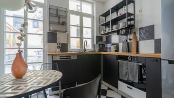 Kühlschrank, Ofen, Herdplatte, Geschirrspüler