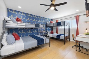 5 bedrooms, desk, iron/ironing board, free WiFi