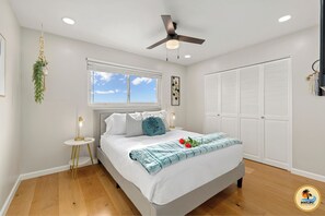 5 bedrooms, desk, iron/ironing board, free WiFi