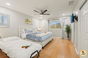 4 bedrooms, desk, iron/ironing board, free WiFi