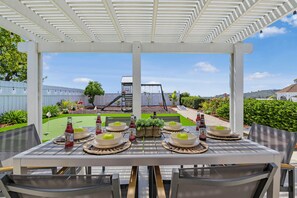 Luokittelematon kuva, 4 kautta 53, painike