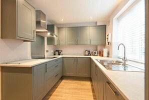 冰箱、洗碗机、厨具/餐具