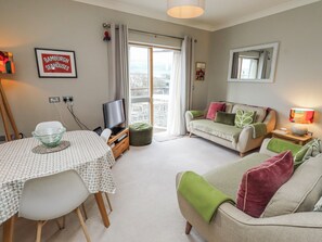 Cottage | Living area | DVD player - Cuddy's Holm (Seahouses)