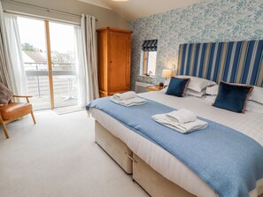 Interior - Cuddy's Holm (Seahouses)