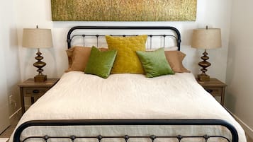 2 bedrooms, desk, iron/ironing board, free WiFi