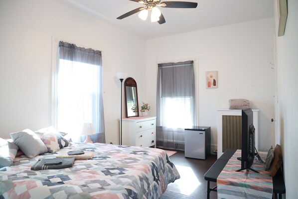 3 bedrooms, desk, iron/ironing board, WiFi