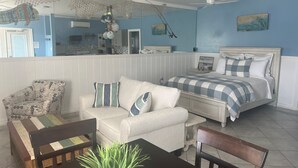 Studio Suite | Iron/ironing board, free WiFi, individually furnished, bed sheets - Safe Harbor Marathon (Marathon)