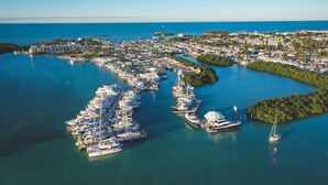 Front of property - Safe Harbor Marathon (Marathon)