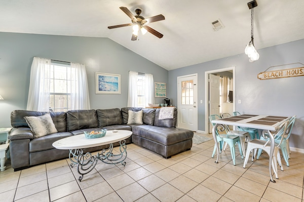 Panama City Beach Vacation Rental | 2BR | 1.5BA | 701 Sq Ft | 1 Step to Access
