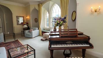 Cottage | Interior