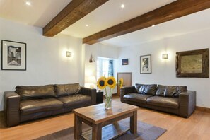 Interior - The Warren (Bamburgh)