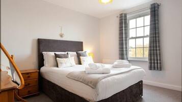 2 bedrooms, individually decorated, individually furnished, free WiFi