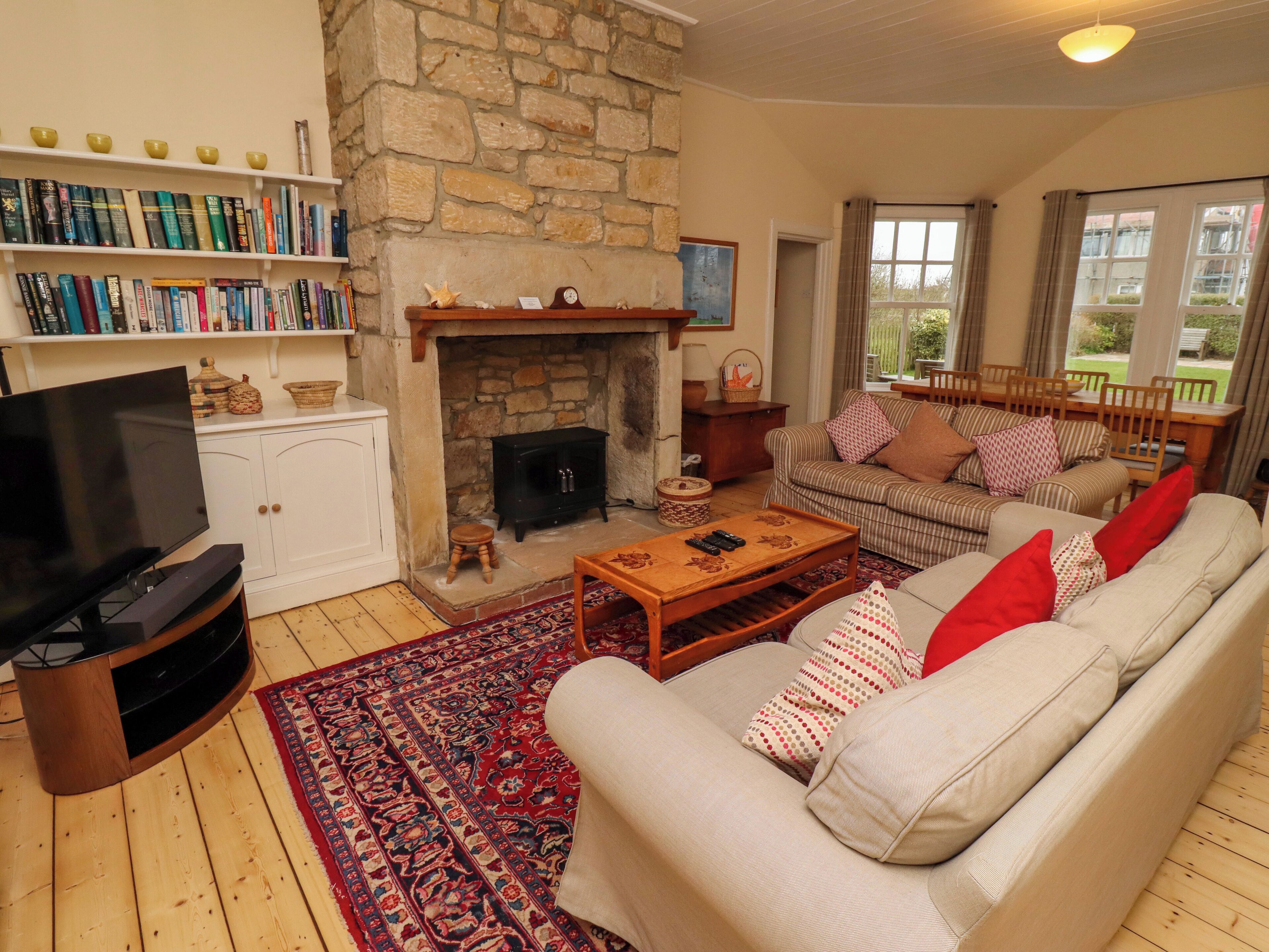 Cottage | Living area