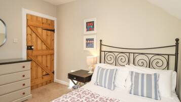 4 bedrooms, individually decorated, individually furnished, free WiFi