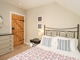 4 quartos, individualmente decorados, individualmente mobiliados