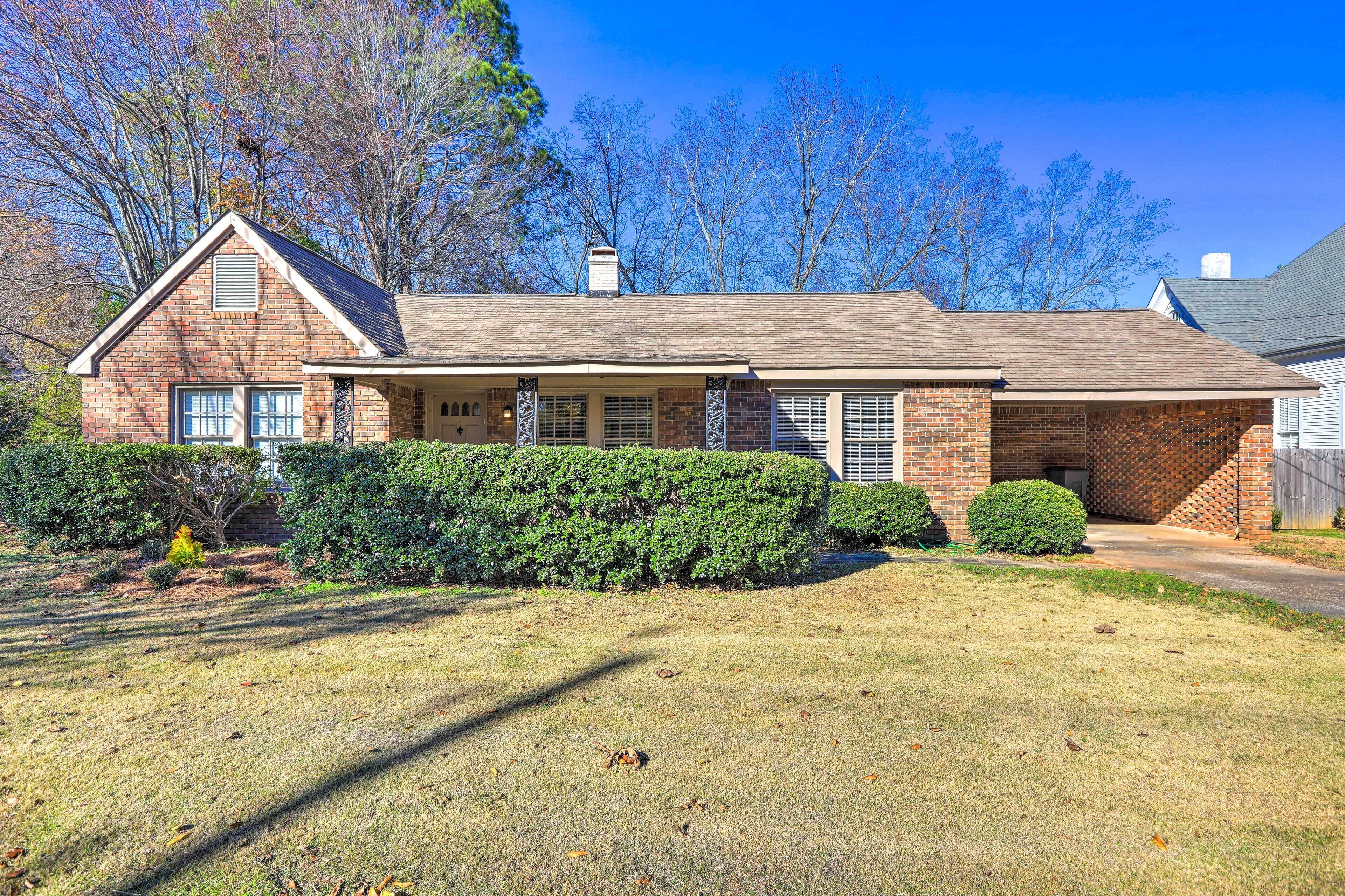 Lutherville Home Close to Shopping + More!