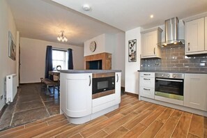 Fridge, dishwasher, cookware/dishes/utensils - Beach Retreat (Seahouses)