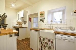 Fridge, dishwasher, cookware/dishes/utensils - West End Cottage (Alnwick)