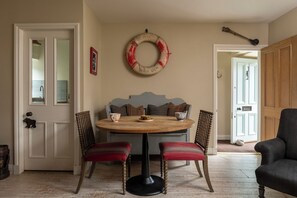 Cottage | Dining