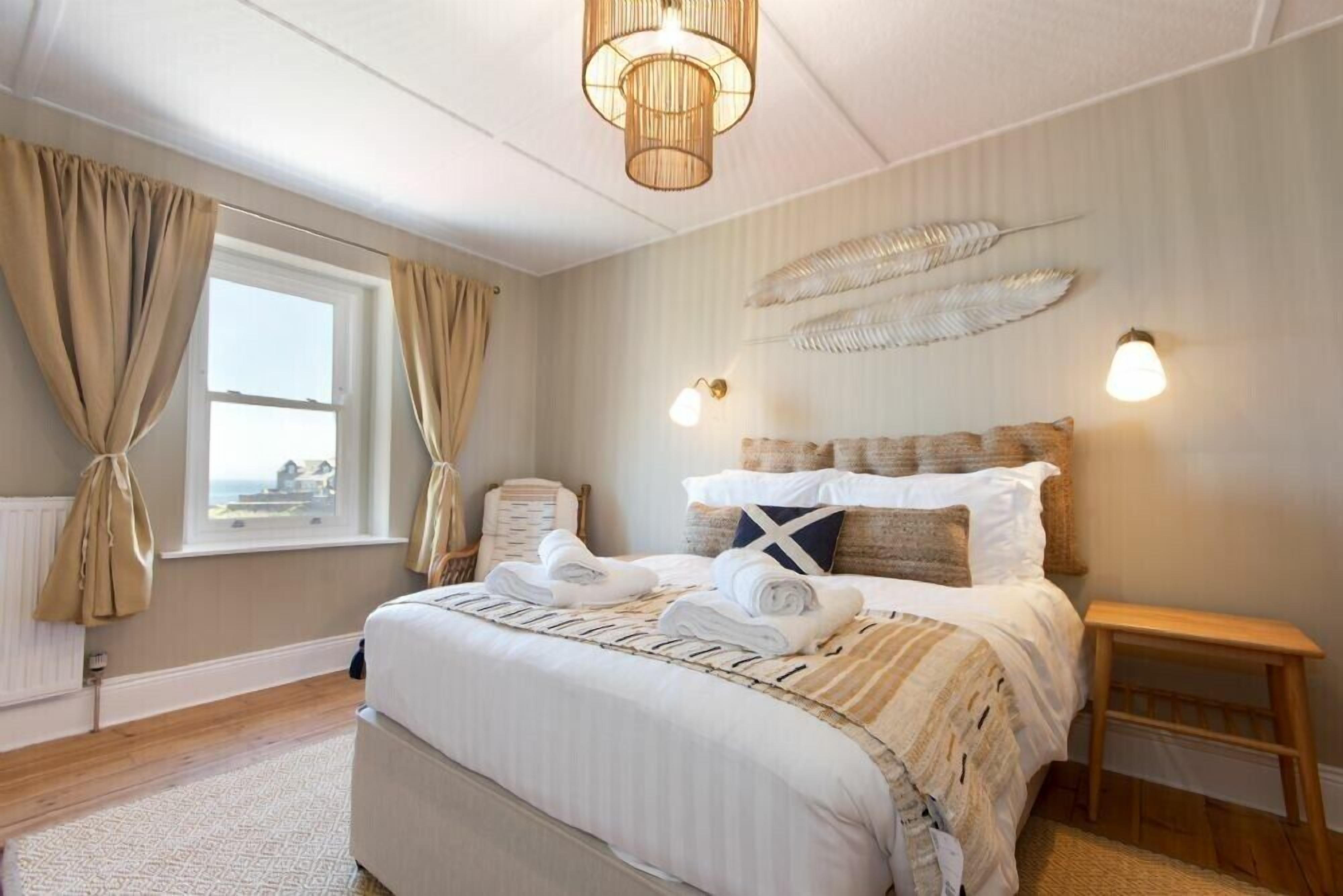 4 bedrooms, individually decorated, individually furnished, free WiFi