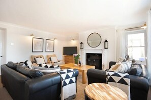 Interior - Cargoes (Alnwick)