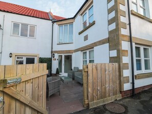 Cottage | Terrace/patio - Butcher's Retreat (Seahouses)