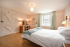 3 bedrooms, individually decorated, individually furnished, free WiFi