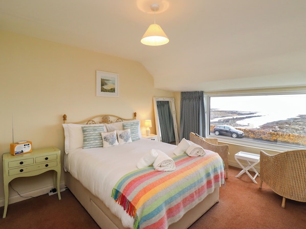 4 bedrooms, individually decorated, individually furnished, free WiFi