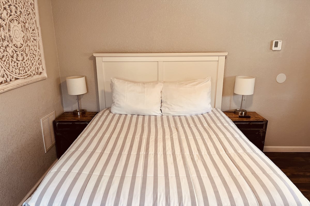 1 habitación, decoración personalizada y muebles diferentes